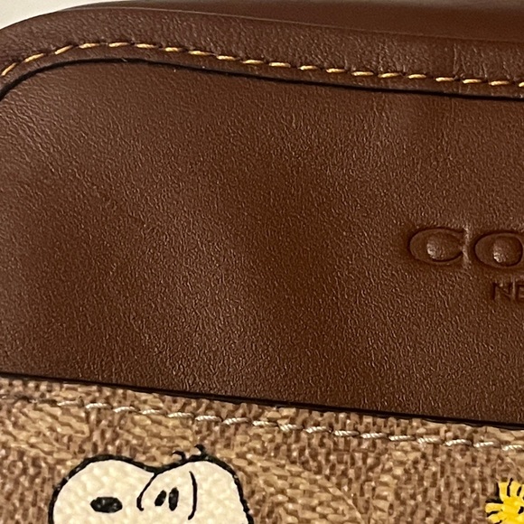 Coach & Peanuts Sullivan Bag - Picture 16 of 17